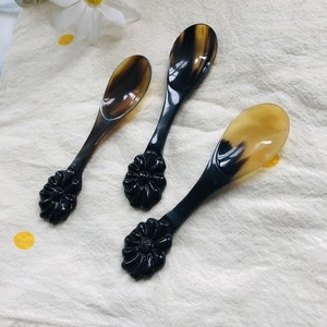 Cuchara de cuerno de búhos, diseño clásico de 12cm con mango de flores, accesorios de cocina hechos a mano de Vietnam, venta al por mayor - Product Image 2