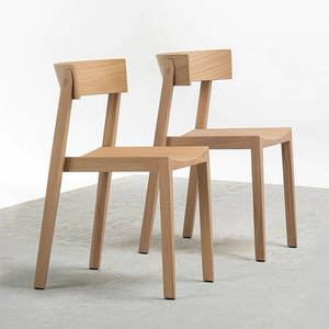 Chaises de salle à manger en teck minimalistes et élégantes-Sièges personnalisables en bois massif indonésien de qualité supérieure sculptés à la main pour maisons élégantes - Product Image 1