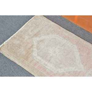 พรมตุรกีวินเทจ ขนาดเล็ก 1.8x3.1 ฟุต (54x93 ซม.) พรมขนสัตว์สีขาวล้วน - Product Image 5