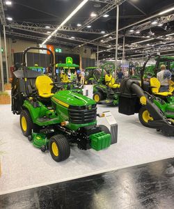 เครื่องตัดหญ้า X940 John Deere ที่ได้เป็นเจ้าของมาก่อนพร้อมประวัติการบำรุงรักษาเต็มรูปแบบ - Product Image 2