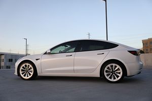 2021 Tesla โมเดล3รถเก๋ง AWD, รถพรีเมียมสีดำล้วนมอเตอร์คู่แบบ unmodified ส่วนใหญ่เป็นรถยนต์ไฟฟ้าลิเธียมอัตโนมัติ - Product Image 5