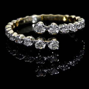 Bague en diamant chic en or jaune 14 avec diamants ronds jumeaux Déclaration élégante avec sertissage à griffes partagé - Product Image 1