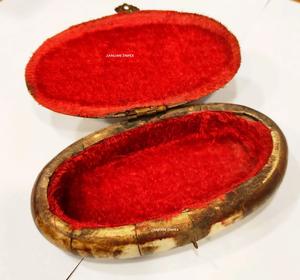 Handcrafted Oval Camel Bone and Velvet Trinket Jewelry <b>Storage</b> <b>Box</b> for Gifts, Keepsakes, and Luxury Decoration - Product Image 4