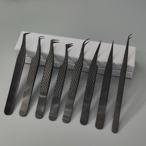 Pinzas de pestañas de acero inoxidable con agarre de fibra negra de 90 grados personalizadas - Product Image 4