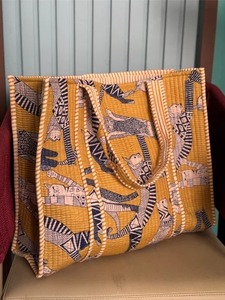 Sac fourre-tout en coton vintage imprimé à la main pour femme avec fermeture à glissière Doublure en toile pour les voyages et les courses (Léger) - Product Image 6