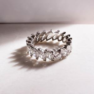 Marquise Cut Moissanite Eternity Wedding Band Anillo de lujo de 4,50 quilates Anillo de eternidad completo Apilamiento Banda nupcial GRA - Product Image 1