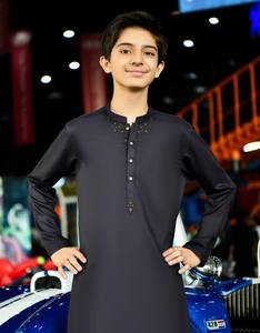 Niños Shalwar Kameez con diseño clásico Kurta y tela de algodón suave para Eid Party Ramzan y eventos culturales - Product Image 6