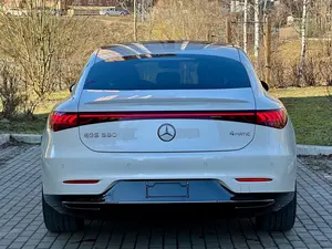 2022 M B EOS 580 Batería de Litio 110kWh Motor de Doble Tracción AWD Asientos de Cuero 6 Plazas Cámara Trasera Techo Panorámico SUV LED - Product Image 4