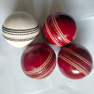 Balles de cricket en cuir de qualité supérieure professionnelles Offre Spéciale/nouvelle arrivée couleur personnalisée et balles dures de cricket professionnelles de logo - Product Image 1
