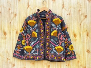 เสื้อแจ็คเก็ตผ้าฝ้ายปักมือสไตล์อินเดียสำหรับผู้หญิง เสื้อโค้ทฤดูหนาวพร้อมลายปักสุซานีแบบสั้น เสื้อโค้ทผู้หญิงลายปักสุซานี - Product Image 3