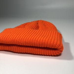 Gorro de Invierno Personalizado de Color Sólido Unisex, Más Grueso, Adecuado para Deportes y Correr, 100% Acrílico, con Puños, Jacquard Naranja - Product Image 5