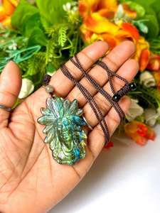 Collar con colgante de labradorita hecho a mano, piedra tallada de 2,1 pulgadas, diseño de espíritu de Aurora antigua con cordón ajustable, regalo - Product Image 5