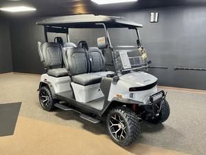 Voiturette de golf 60V 4 places Batterie au lithium 100Ah 4x4 Pneus tout terrain Voiturettes de golf pour centres de villégiature - Product Image 5