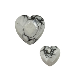 Perles d'howlite facettées en forme de cœur - Assortiment unique de perles en pierre - Product Image 1