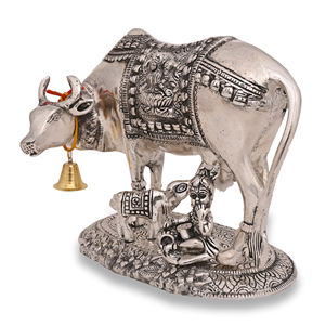 Vaca y Becerro de Latón chapado en plata hecho a mano con Bal krishana, regalo de devolución y regalo de decoración para decoración y regalo - Product Image 5