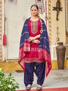 Beau costume traditionnel de Patiyala en soie Gadhwali avec broderie lourde et séquences pour les fêtes, les mariages et Diwali - Product Image 4