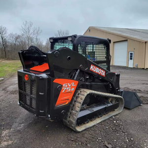 Mini-chargeuse sur chenilles Kubota SVL75-2HFWC haute puissance, capacité de charge de 2 tonnes, godet de 0,8 m, moteur diesel de 55 kW, pompe, boîte de vitesses - Product Image 6