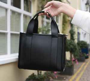 Petit sac fourre-tout en cuir noir pour femme, sac à bandoulière, large sangle à motifs, mini sac à main structuré, sac à bandoulière de luxe, USA - Product Image 3