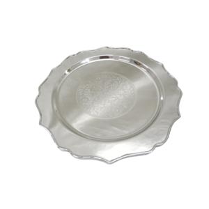 Assiettes sculptées à la main en aluminium plaqué or Assiette de chargeur pour hôtels et restaurants à la maison Plateau de chargeur design antique - Product Image 6