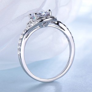 Anillo de compromiso VVS Moissanite 925 Plata personalizada 14K 18K oro blanco IGI Ajuste de canal certificado para mujeres - Product Image 3