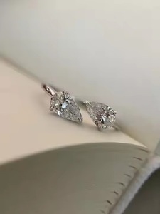 Bague ouverte minimaliste en or 14 carats avec tige de dérivation et deux pierres avec poire en laboratoire diamant de fiançailles anniversaire cadeau de fête de mariage - Product Image 5