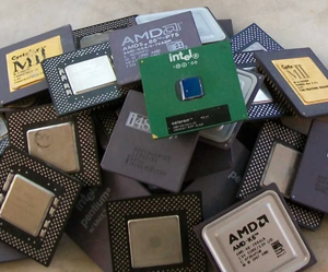 Déchets de CPU en céramique dorée Déchets de CPU de haute qualité, CPU/processeurs/puces pour ordinateurs Or à vendre - Product Image 1