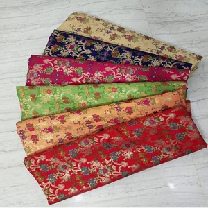 Jarrón de flores hecho a medida, jarrones grabados únicos de belleza atemporal mejorados con Minakari tradicional. Ideal para la decoración del hogar - Product Image 6