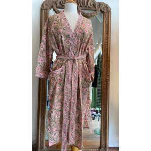 Peignoir Kimono Oriental Doux et Tissé, Taille Élastique, Fermeture Boutonnée, Taille Unique pour la Maison, Demoiselle d'honneur, Mariée - Product Image 5