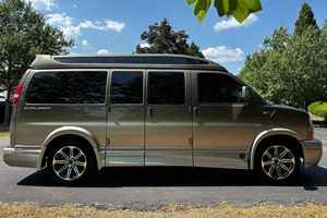 รถตู้แปลงโฉม GMC Savana G2500 Explorer ปี 2016 สภาพใช้งานมาแล้ว ระยะทาง 28100 ไมล์ เครื่องยนต์ V8 แปลงโฉมเป็นรถตู้หรู ผู้ใช้รถจากภาคใต้ - Product Image 3