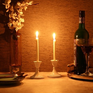 เชิงเทียนโลหะสำหรับตกแต่งโต๊ะสีขาวสำหรับตกแต่งบ้านและคริสต์มาส - Product Image 4