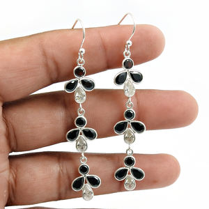 ต่างหูโกเมนเพชรสังเคราะห์สีดำสีขาวต่างหูอินเทรนด์คลาสสิกสำหรับวันเกิดปาร์ตี้925เครื่องประดับแฮนด์เมดเงินแท้สำหรับผู้หญิง - Product Image 2