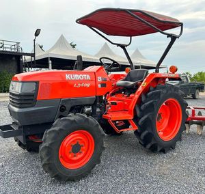 Tractor KUBOTA Nuevo, 4x4, con Transmisión Hidrostática - Product Image 6