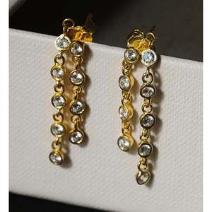 Pendientes de Cadena de Doble Bucle con Cristales - Product Image 3