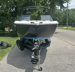 Bateaux Yamaha d'occasion 2021 252 XE (WakeEdition) Bateau de travail de luxe 8m JetBoat Inboards 185cv 1.8L Inline 4 temps JetDrive + Remorque - Product Image 2