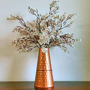 Nouveaux vases à fleurs martelés en métal de conception en couleur or pour la maison et les hôtels Vases à fleurs de luxe de décor de table - Product Image 6