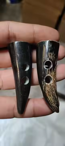 Boutons en corne de buffle naturelle de haute qualité, écologiques, avec logo personnalisé, faits à la main, à 2 trous, pour manteaux, sacs, décoration, artisanat en forme de croissant - Product Image 2