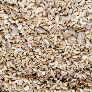 เมล็ดถั่วขายดี ซานติโก แคชชูนัทส์ ขายส่ง เมล็ดแคชชูนัทส์ โน ดี คาจู MOQ ต่ำ - Product Image 1