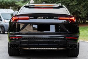 2022 Lamborghini Huracan Urus Essence faible kilométrage - Product Image 2