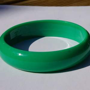 Sleek Resin <b>Angel</b> Style <b>Bracelet</b> Modern Aesthetic Eco-Friendly Pattern - Product Image 1