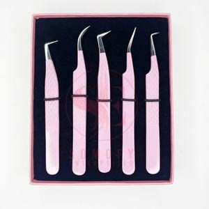 แหนบติดขนตาสแตนเลสคุณภาพสูงระดับมืออาชีพ สีชมพูอ่อน ด้ามจับแบบเพชร ทนทาน รับผลิตแบรนด์ส่วนตัว - Product Image 1