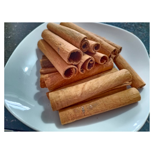 เครื่องเทศเปลือกอบเชยแบบแท่งขี้เหล็กเกรดส่งออกจากเวียดนามสำหรับทำอาหารปรุงรสชาและผลิตภัณฑ์อาหาร - Product Image 1