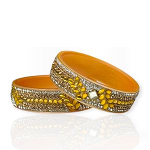 Conjunto de Brazaletes de Acrílico Hechos a Mano con Baño de Oro, Estilo Moderno, Acabado Antiguo con Perlas, Tradicional para Bodas, a Precio de Mayoreo - Product Image 2