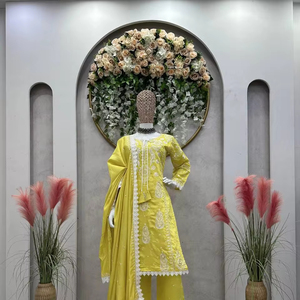 Venta al por mayor de ropa de diseñador indio muselina de seda hermosa secuencia de hilo bordado y Gpo encaje borde superior pantalón con Dupatta - Product Image 1