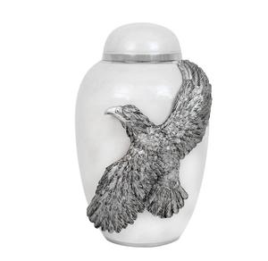 Sculpture d'aigle étonnante Urne blanche pour adulte Gravure disponible Aigle exclusif avec urne blanche - Product Image 3
