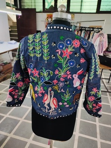 Abrigo Bordado Suzani de Invierno para Mujer, Diseño Bohemio Elegante, Estilo Europeo, Chaqueta Clásica con Borde de Espejo - Product Image 5