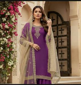 Salwar kameez de style culturel kashmiri/himachali, avec de magnifiques broderies, coupe droite, bordure design, pour femmes ou filles. - Product Image 3
