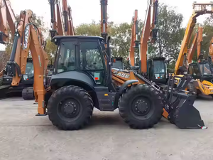 Chargeuse-pelleteuse 4x4 FPT d'occasion, capacité de charge nominale de 6 tonnes - Product Image 4