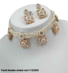 Indian Fancy Traditional Kundan & Motipearl Gold Tone Kundan Pearl Choker <b>Necklace</b> Earring Set With Mangtikka for Women and <b>Girl</b> - Product Image 4