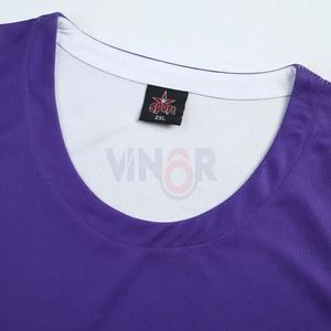 Mejor estilo Ropa deportiva Ajuste fácil Sublimación Conjunto de uniforme de baloncesto Diseño adecuado de fábrica Uniforme de baloncesto de color único - Product Image 2