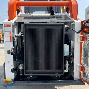 Cargadoras Compactas Usadas de Alta Calidad, Construcción Duradera con Motores Kubota y Cat, Mini Cargadoras y Retroexcavadoras a Bajo Precio - Product Image 1